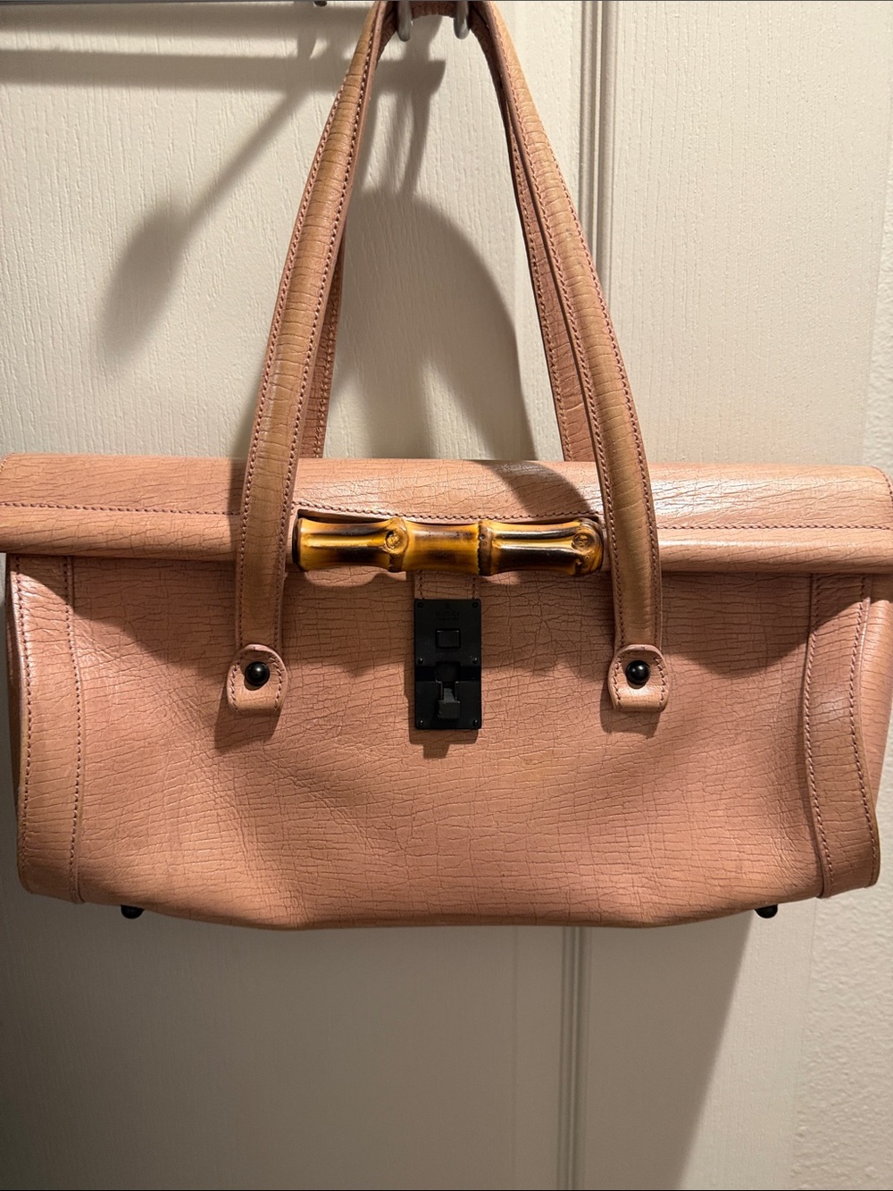 Gucci tom ford era runway sample pink crackled leather handag